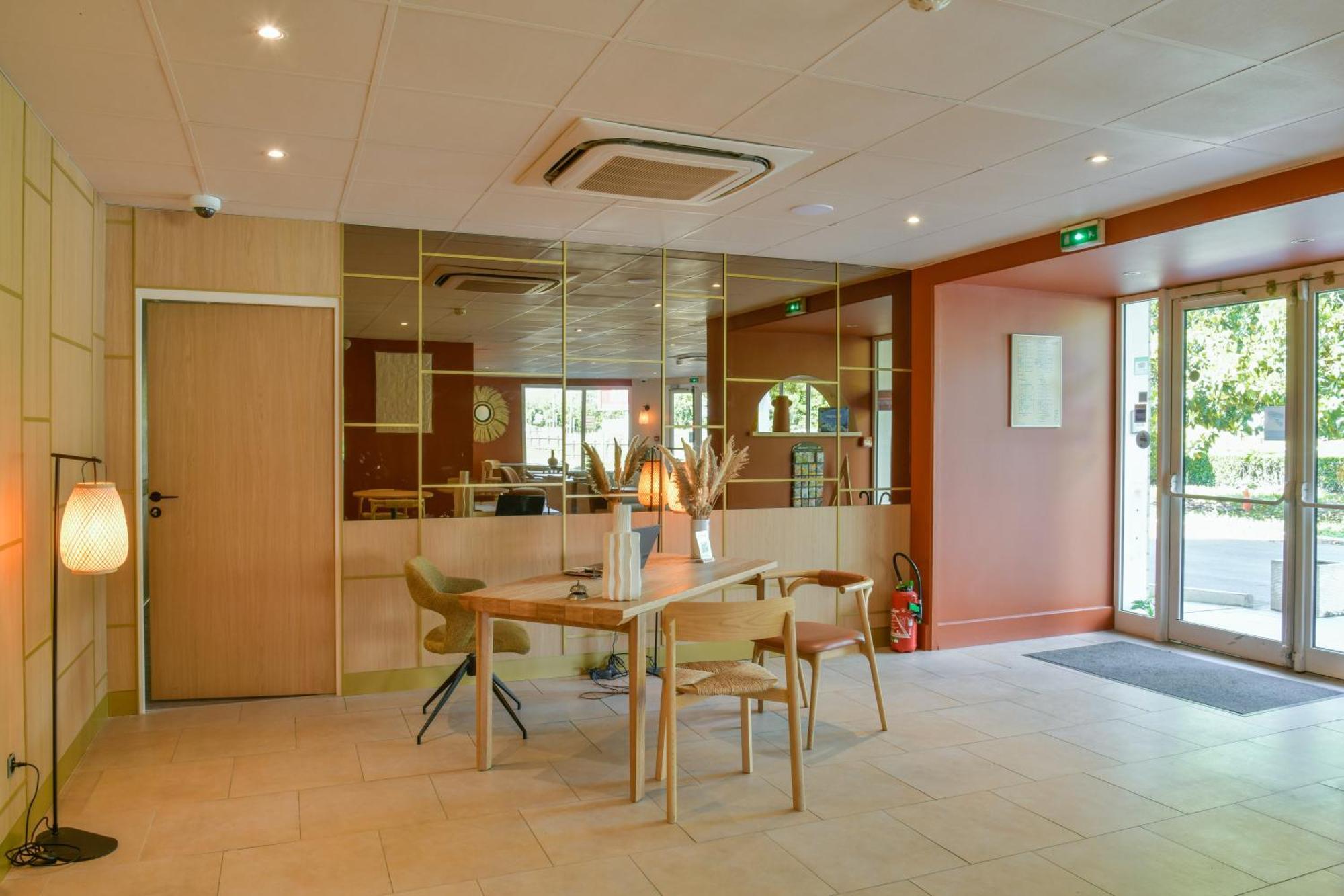 Bhoma Bourges - Hotel & Restaurant Bagian luar foto