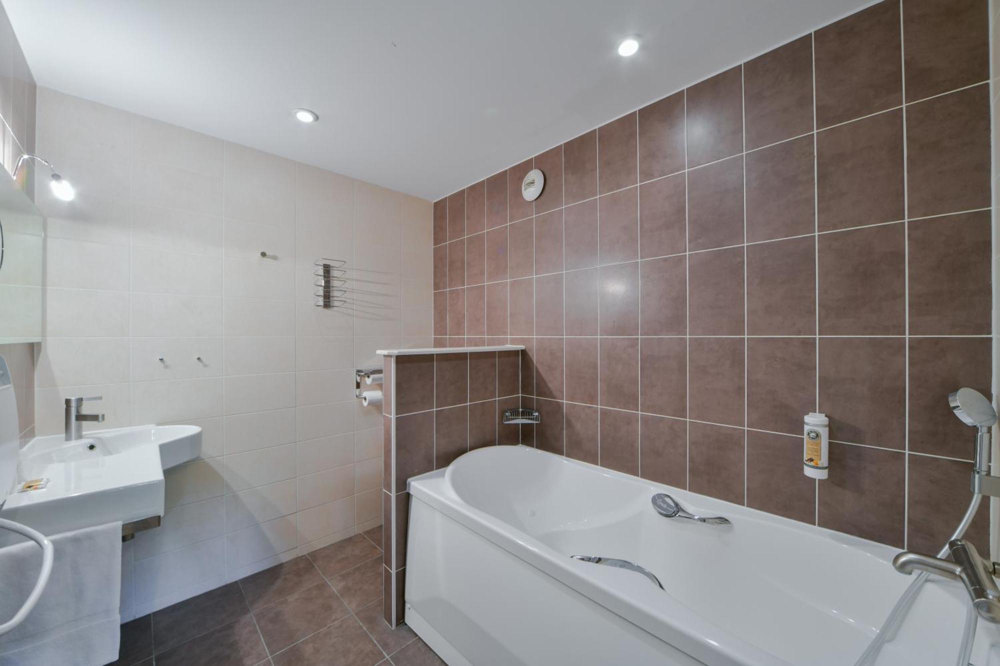 Bhoma Bourges - Hotel & Restaurant Bagian luar foto