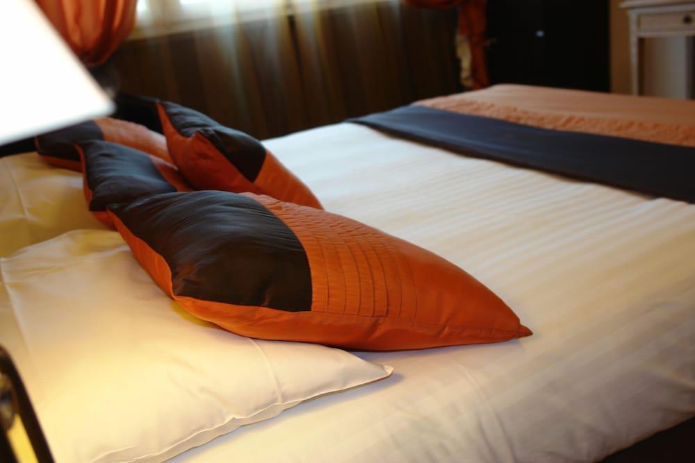 Bhoma Bourges - Hotel & Restaurant Bagian luar foto