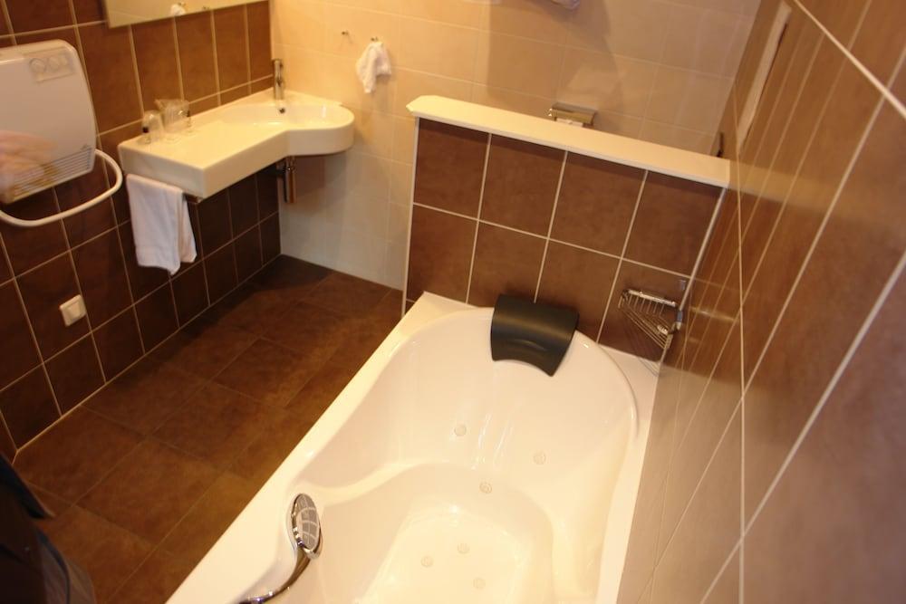 Bhoma Bourges - Hotel & Restaurant Bagian luar foto