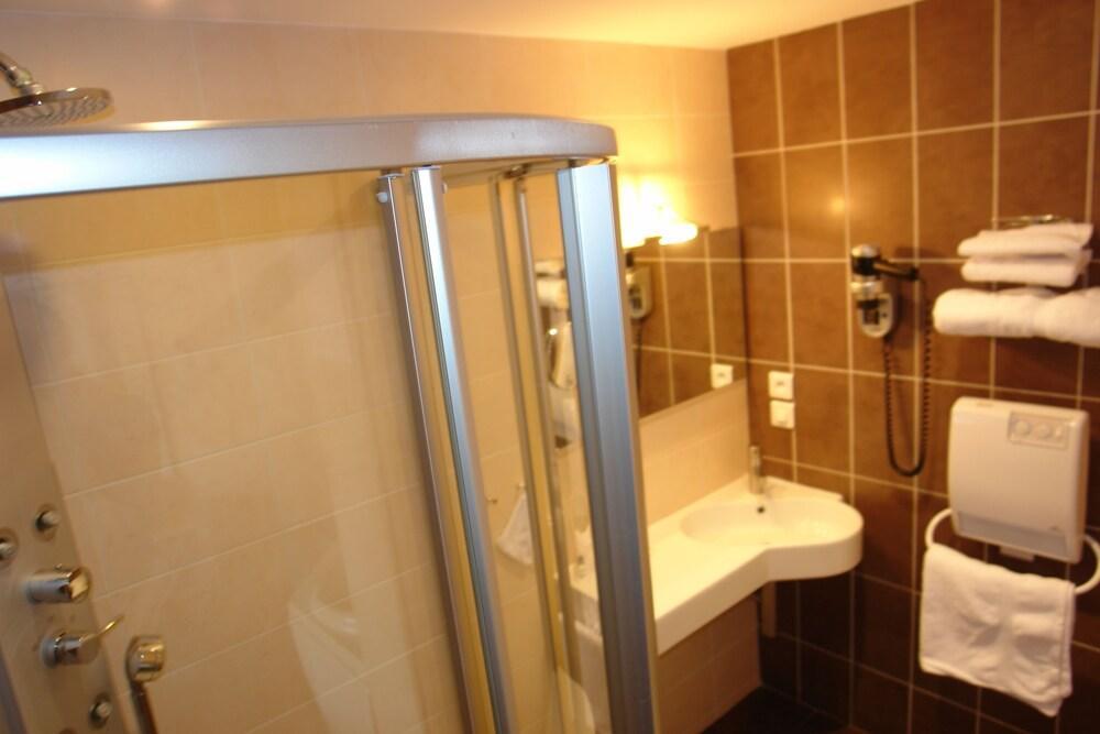 Bhoma Bourges - Hotel & Restaurant Bagian luar foto