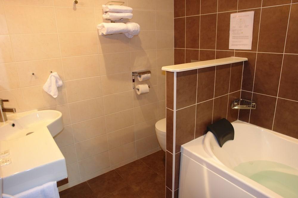 Bhoma Bourges - Hotel & Restaurant Bagian luar foto