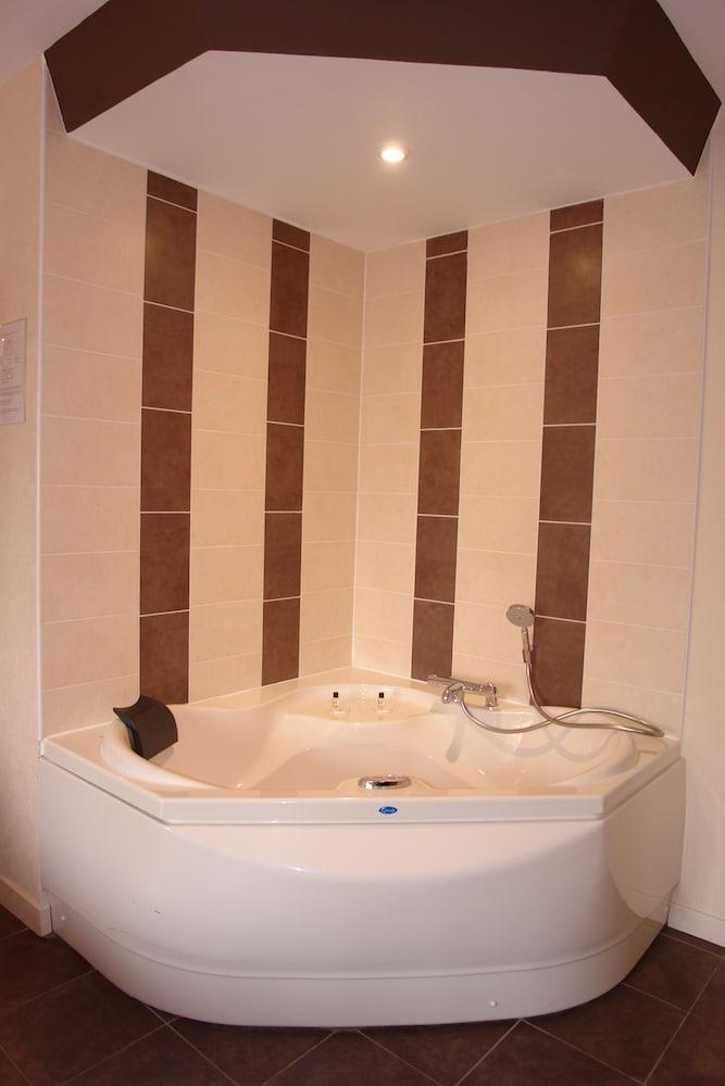 Bhoma Bourges - Hotel & Restaurant Bagian luar foto